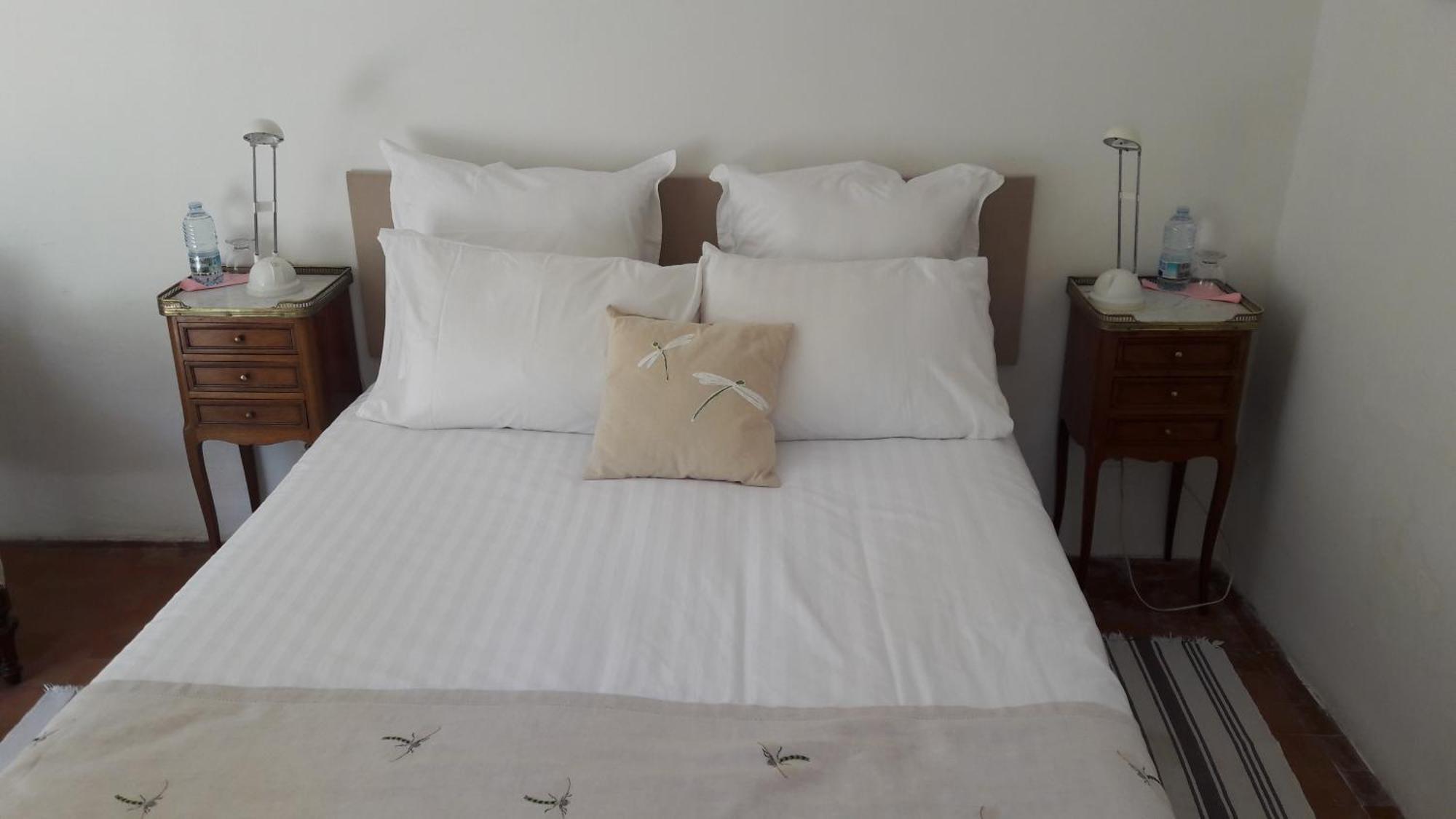 Le Moulin En Provence Bed and Breakfast Saint-Antonin-sur-Bayon Rum bild